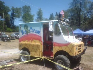 Who wants some ice cream? Looks like you can have some delivered to you while waiting for your spare parts on the trackside.